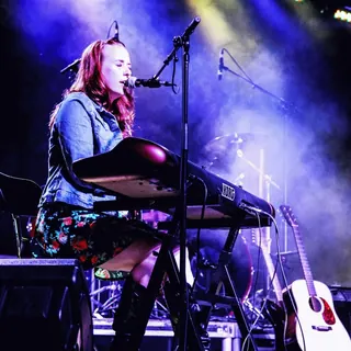 Kelly, piano player with Mobile Dueling Pianos
